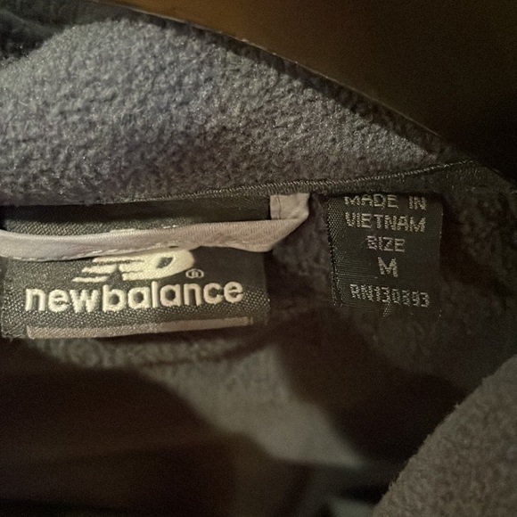Women’s New Balance Fleece, size Medium - Picture 2 of 5